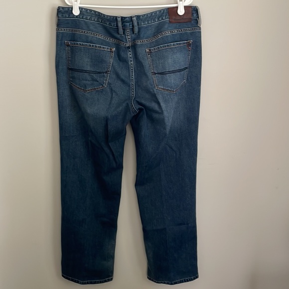 Tommy Bahama Medium-Dark Wash 5-pocket Jeans- 36/30 - Picture 2 of 15